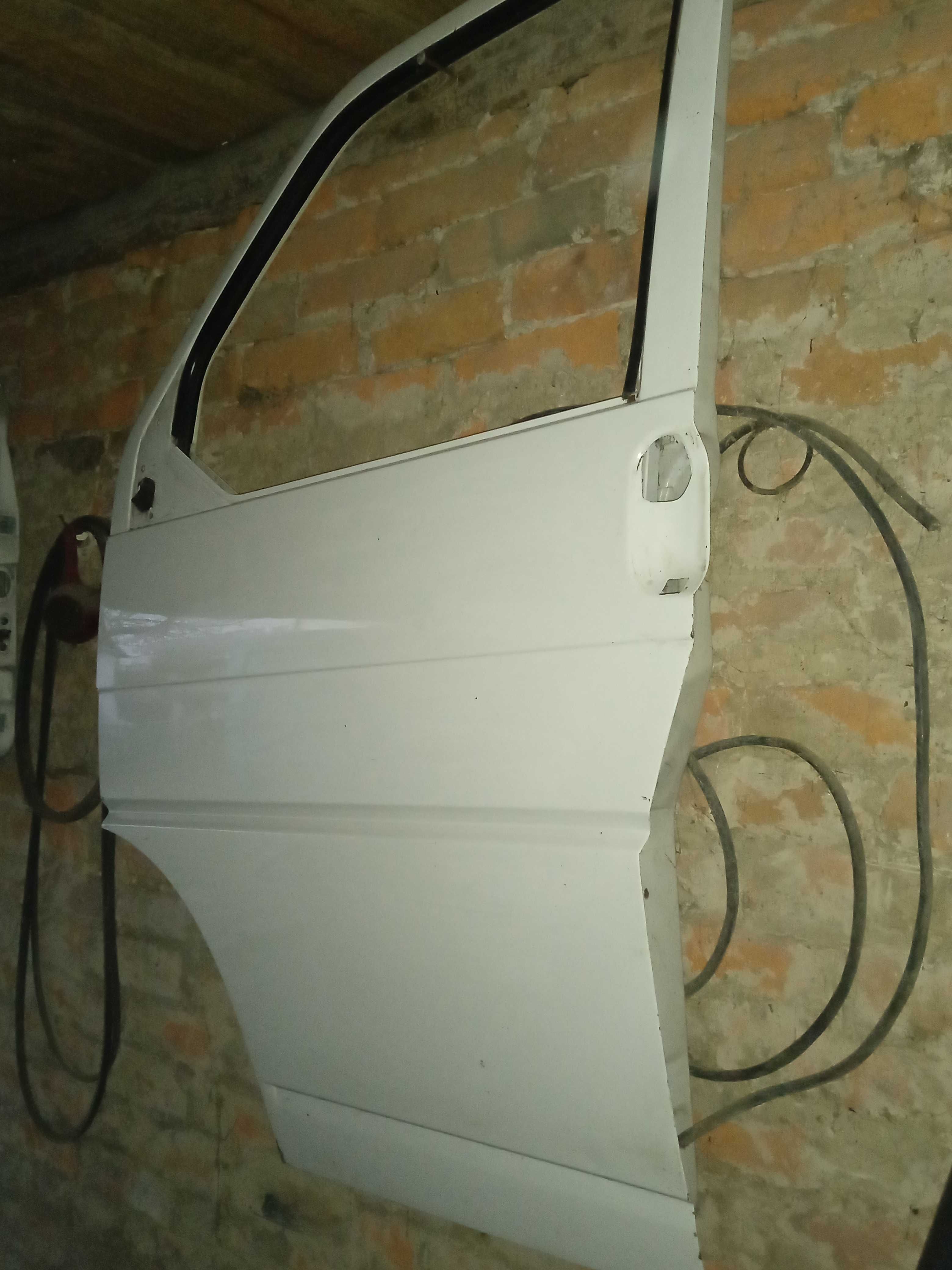 Двері на Volkswagen T4