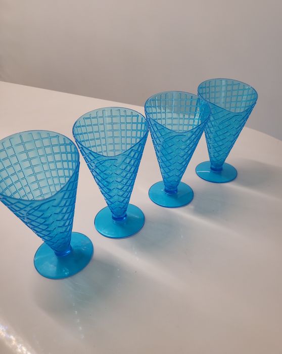 Pucharej wafle niebieski komplet plastyk