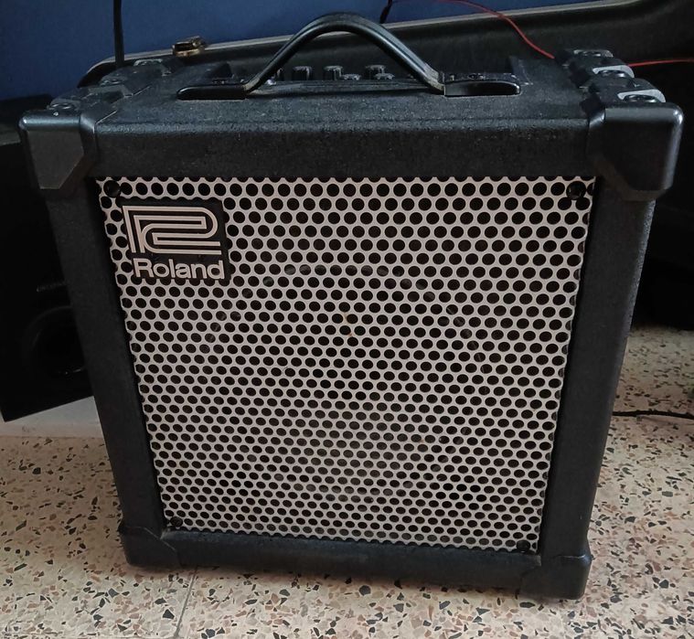 Amplificador Roland Cube 20 XL