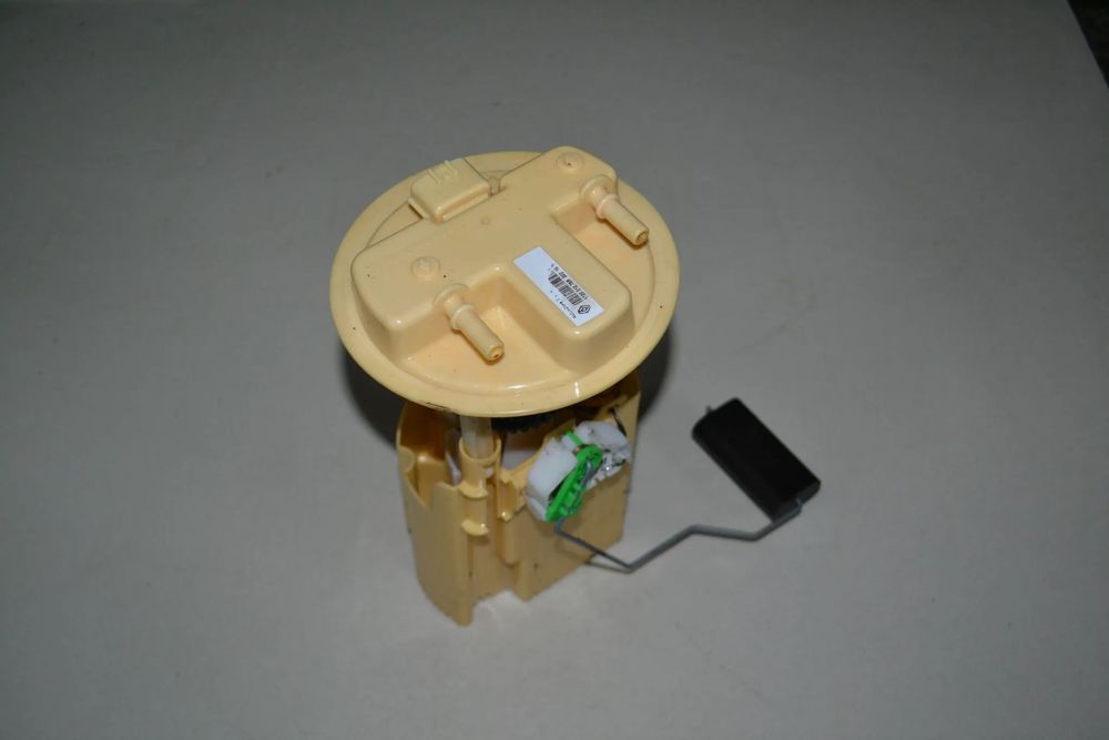 RENAULT CLIO IV CAPTUR 1,5 DCI POMPA PALIWA 172021275R