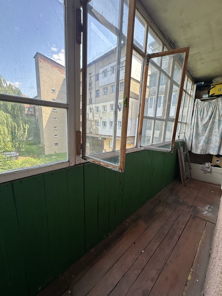 Продам 1 кімнатну біля парку вул. Сухомлинського 3 поверх