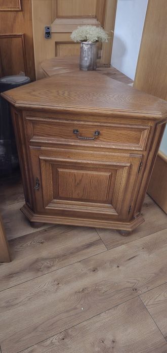 Narożna szafka dębowa