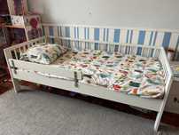 Cama de criança com estrado e colchão