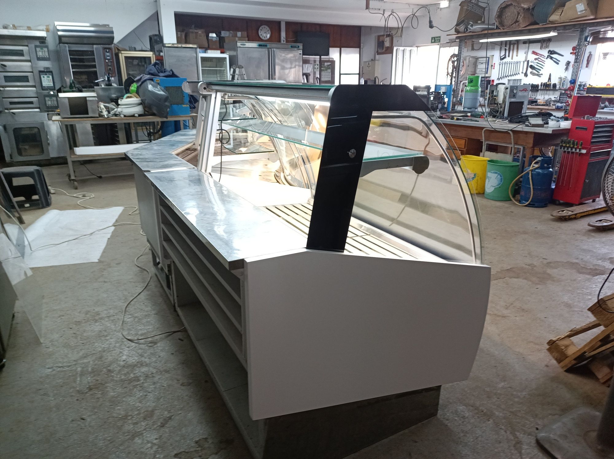 Vitrine expositor de pastelaria refrigerada