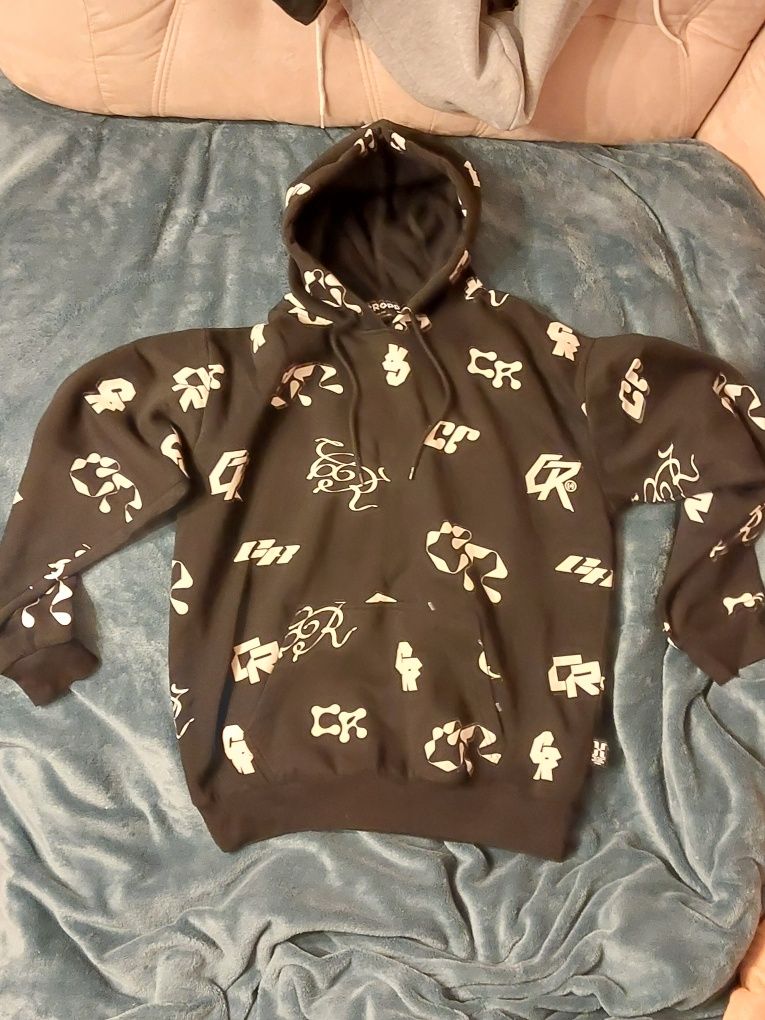 Czarna bluza "Cropp"