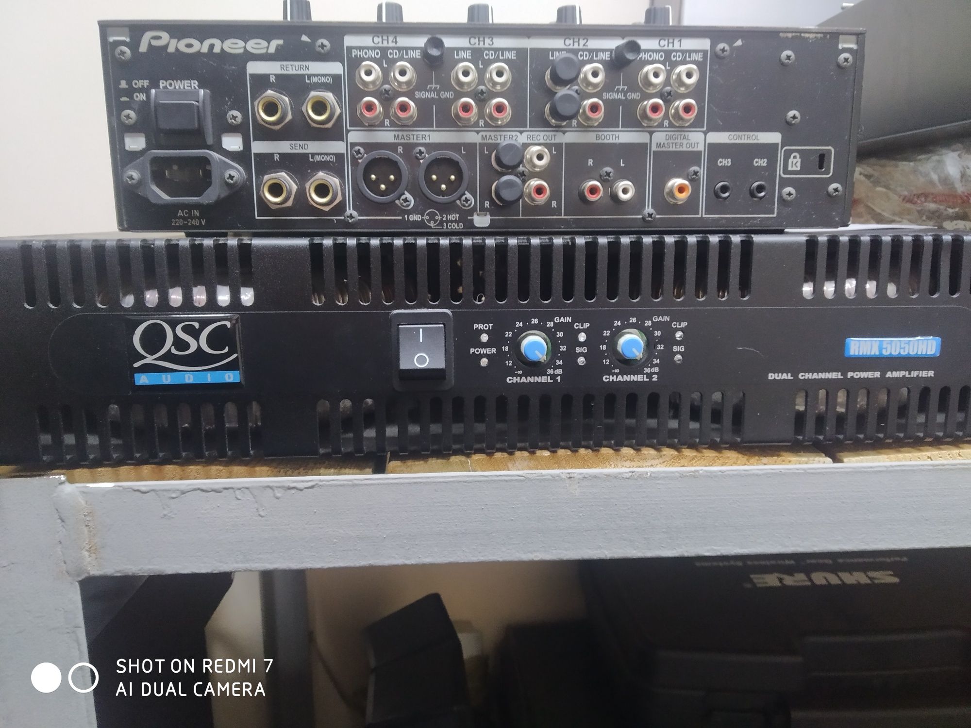 Усилитель QSC RMX 5050 HD
Усилитель мощности 2SC RM
Усилитель мощности