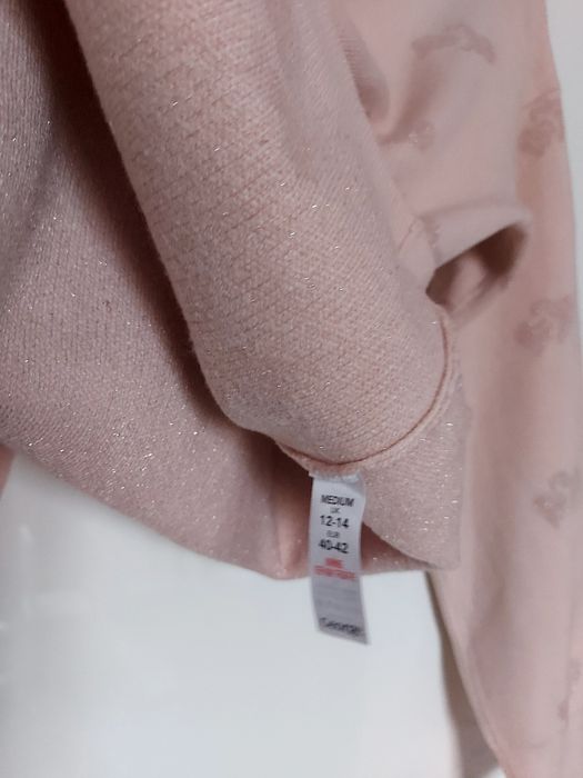 Różowy sweterek w serduszka ze srebrną nitką r.M/L Walentynki