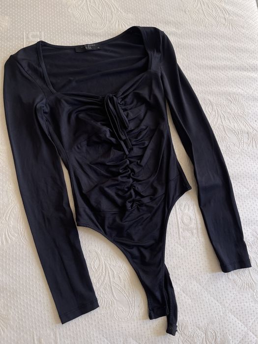 Боді чорне облягаюче з еластичної тканини
