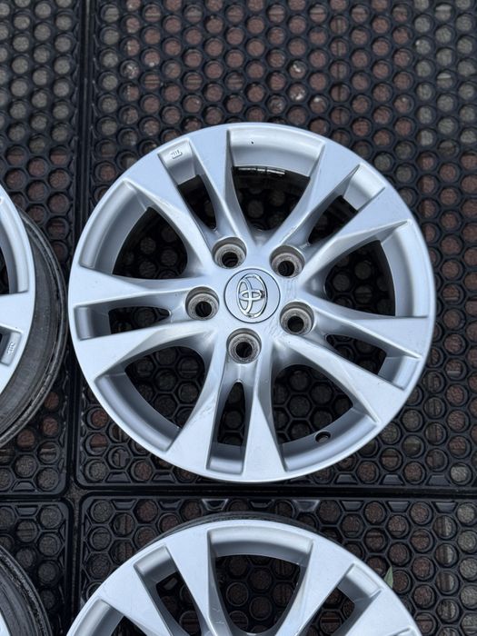 Диски оригінал Toyota Camry Corolla avensis auris  5 114,3 r15