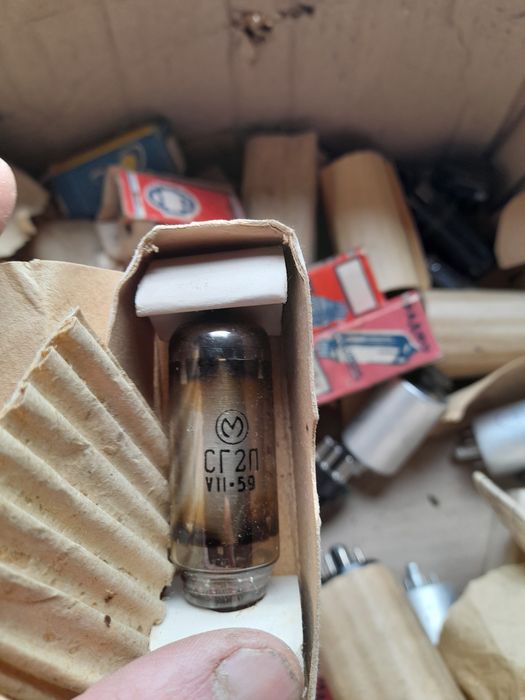 Продам радиоелектронные лампы