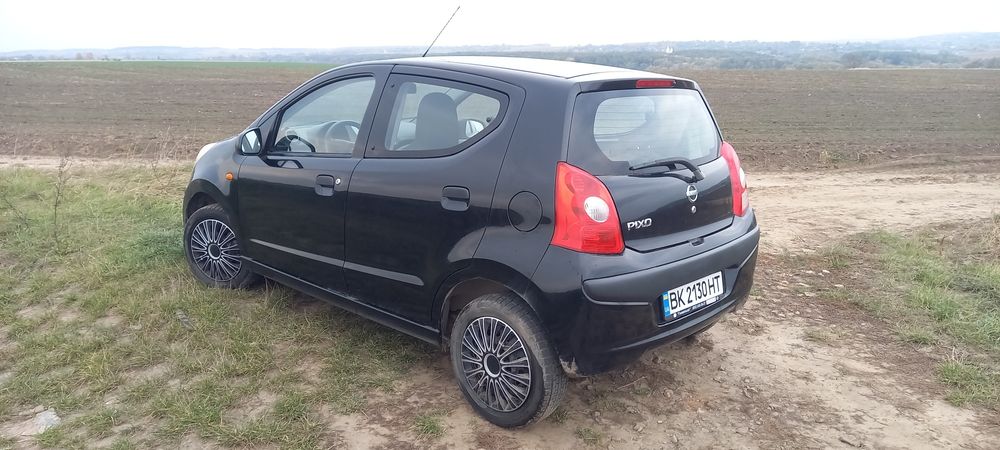 Nissan pixo 2010