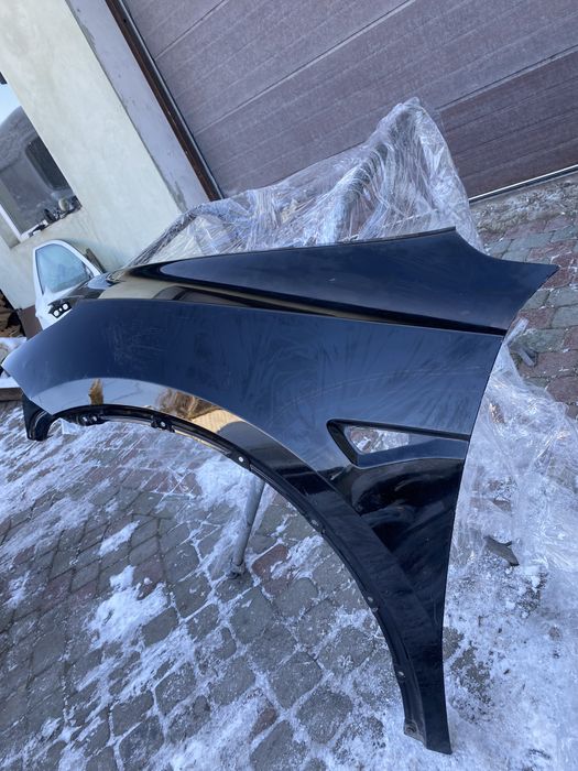 Продам бампер крило Tesla model 3/Y