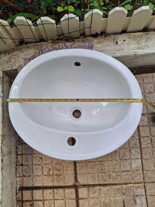 Bacia lavatório WC em bom estado