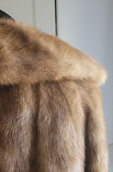Futro piękne karmelowe norka