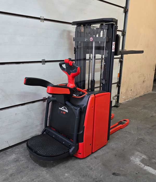 Штабелер самохідний Linde 1.4 тонни, підйом 4,352 метра 2021 рік