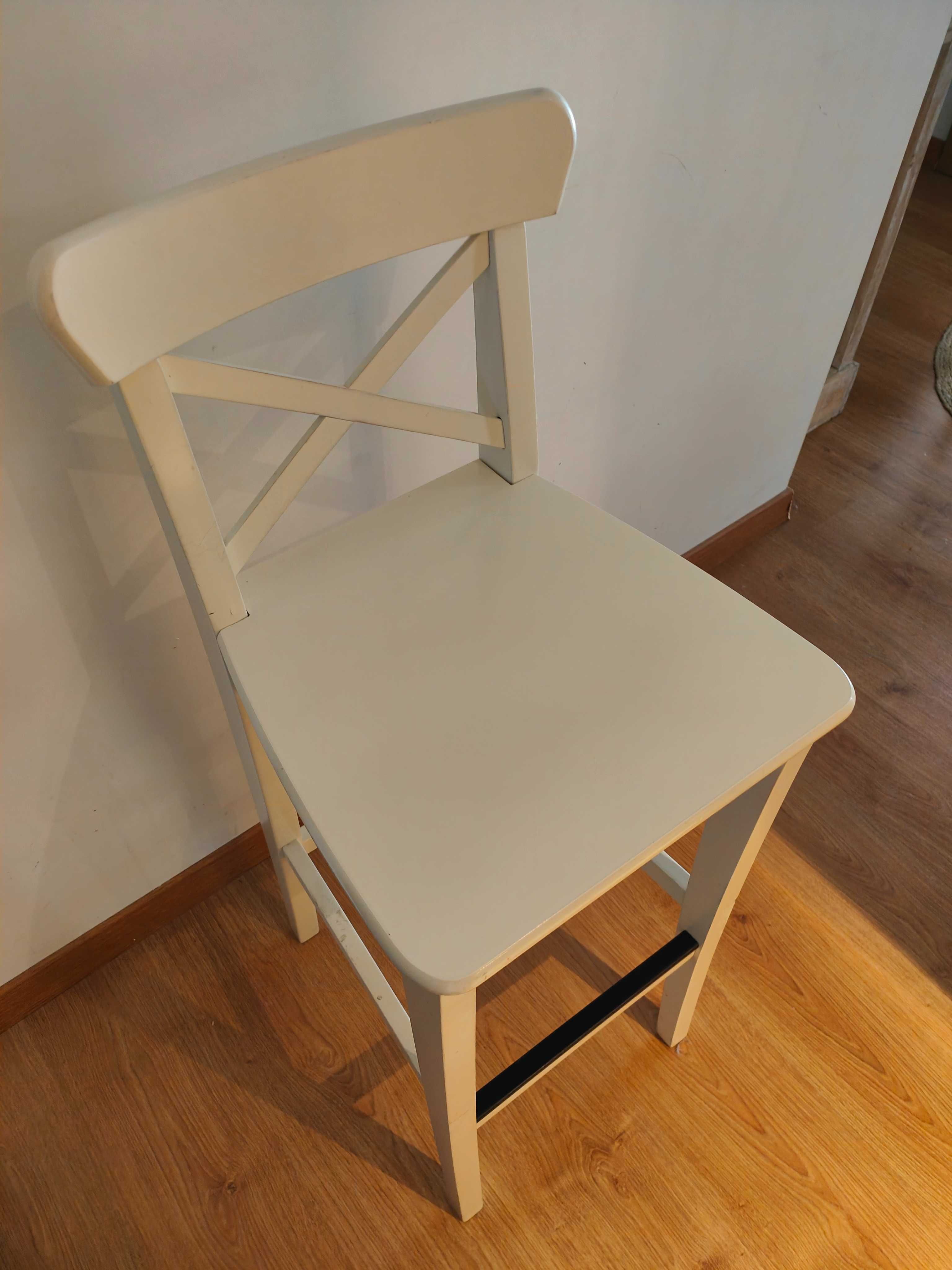 Conjunto Mesa e 4 Cadeiras de Cozinha, estilo Escandinavo