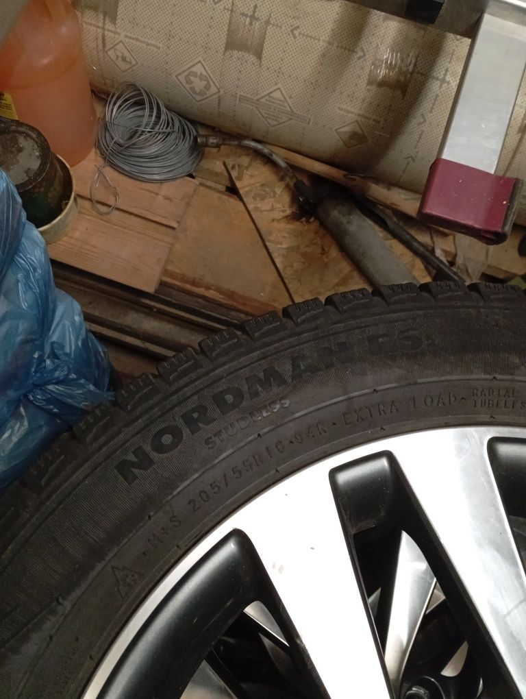 Nokian nordman ts2 , 205/55/16