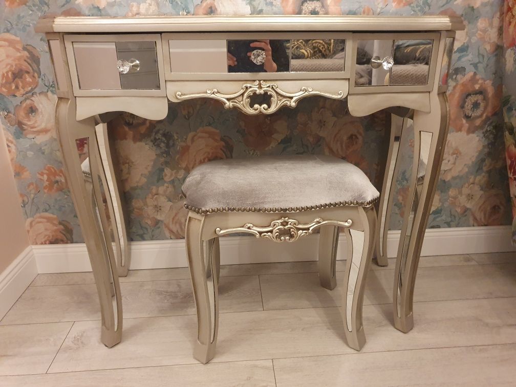 Toaletka Vintage