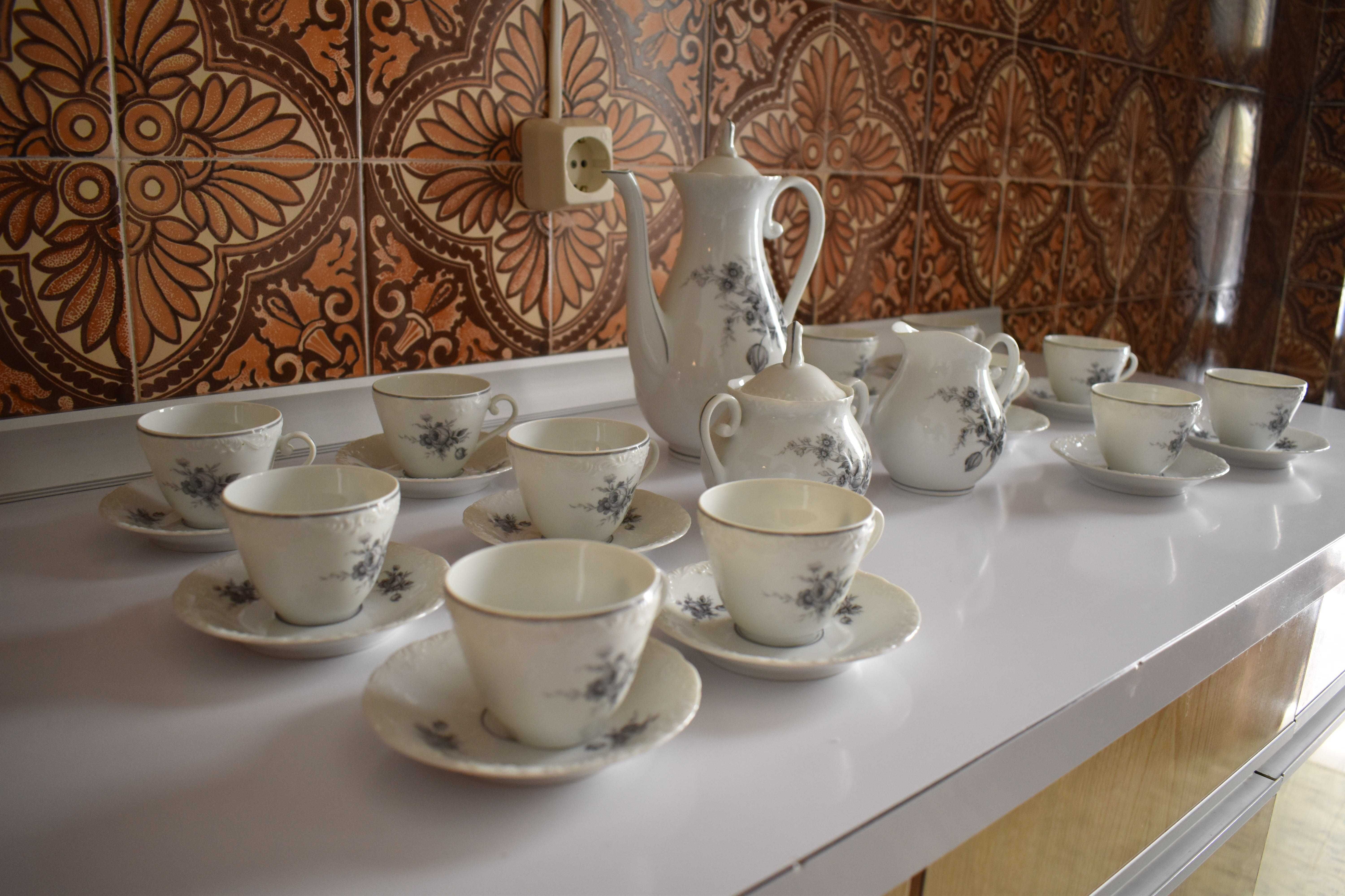 Serviço de chá em porcelana SPAL - Edição de 1974