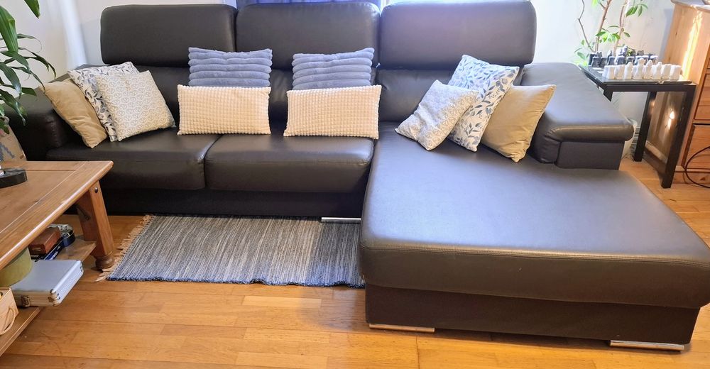 Sofá chaise loung, muito confortável,transformavel em cama