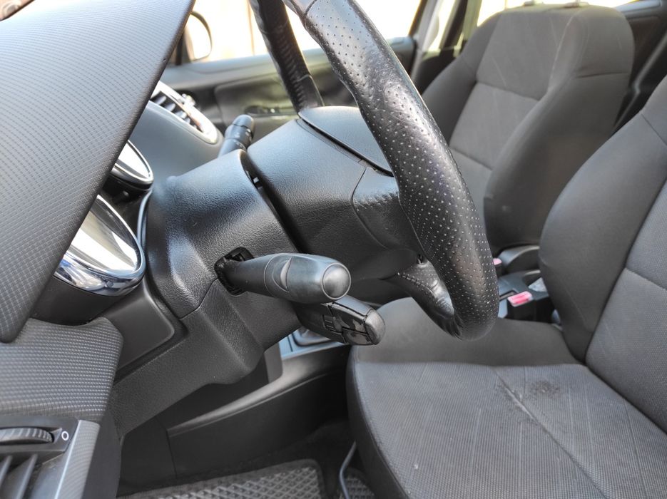 Продам автомобиль Pegeout 207sw