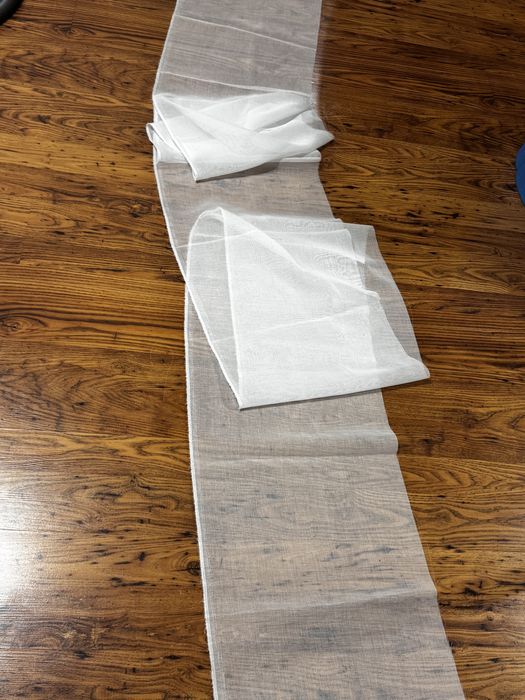 Ткань белая тюль,два куска: 530*70 см и 450*45 см