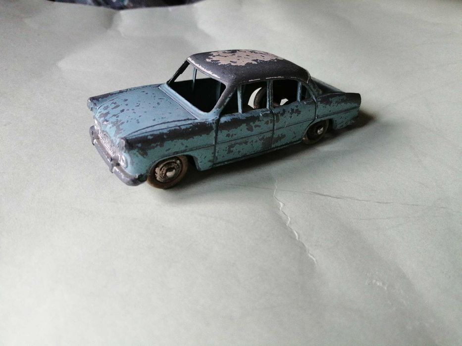 Miniatura  Dynky Toys e Corgi  1/43