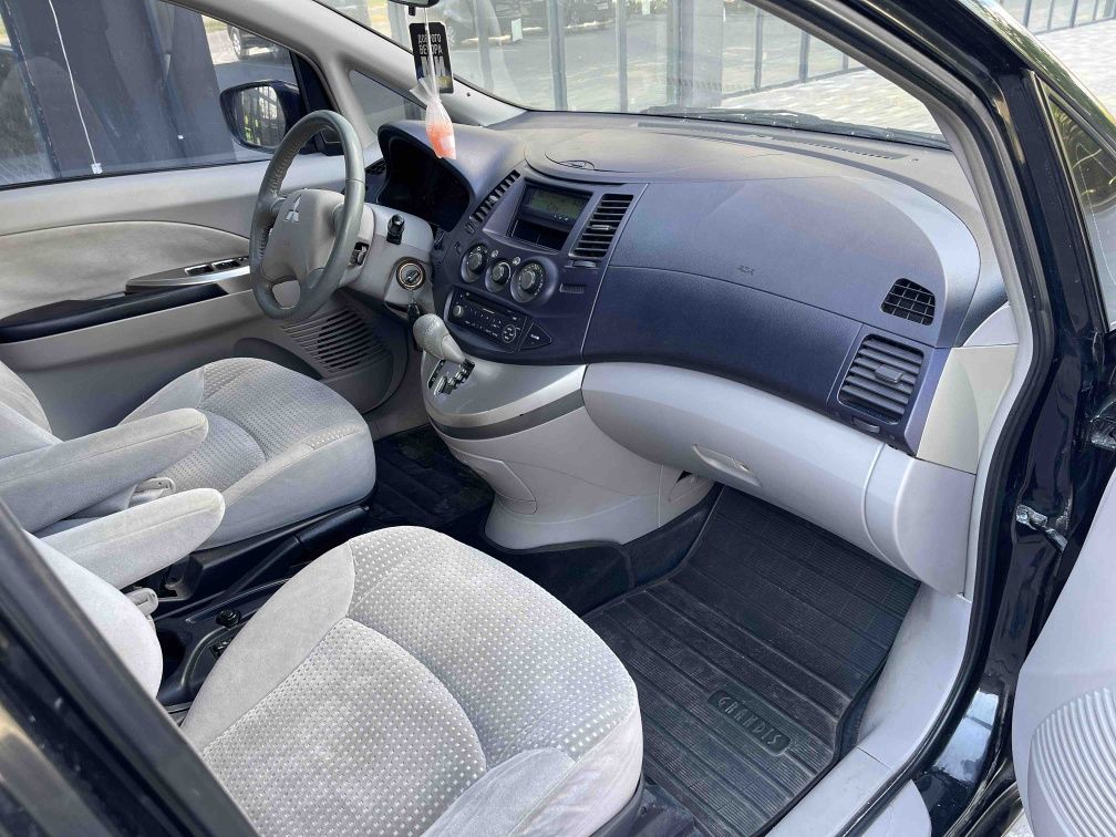 Mitsubishi Grandis 2.4 Газ Автомат