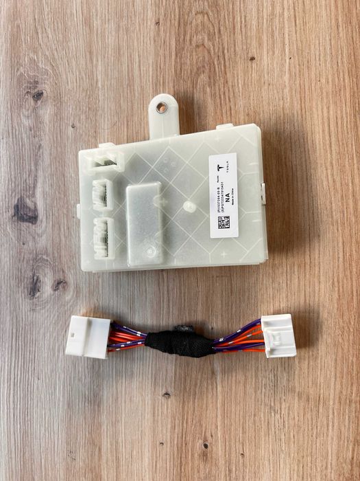 Блок управління зарядки (ретрофіт) Tesla Model 3, У
