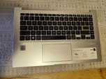 Palmrest z touchpadem i klawiaturą uszkodzoną  do ASUS Vivobook X413JA