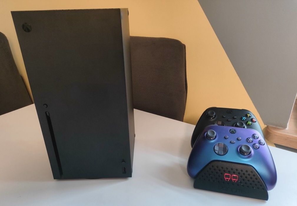 Zestaw Konsola Xbox Series X (gwarancja) + akcesoria + gry