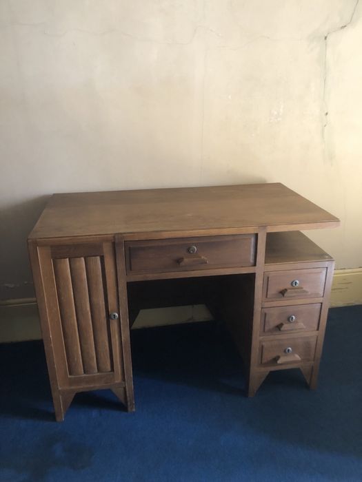 Secretaria antiga em madeira