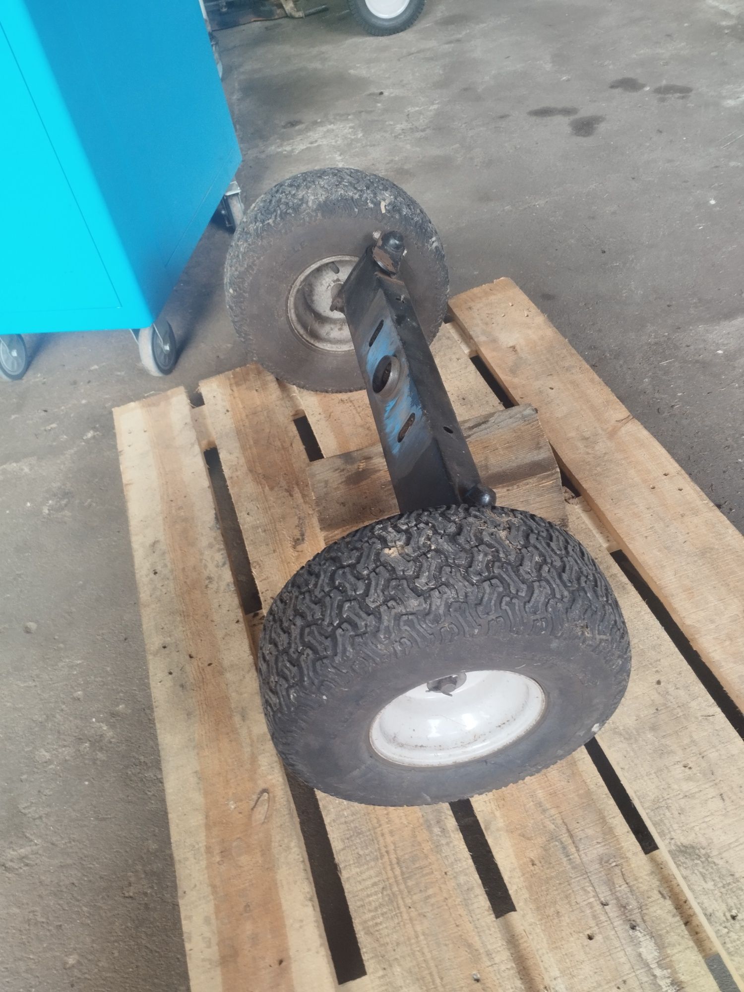 Przednia belka kosiarka traktorek MTD z kołami 16x6.00-6