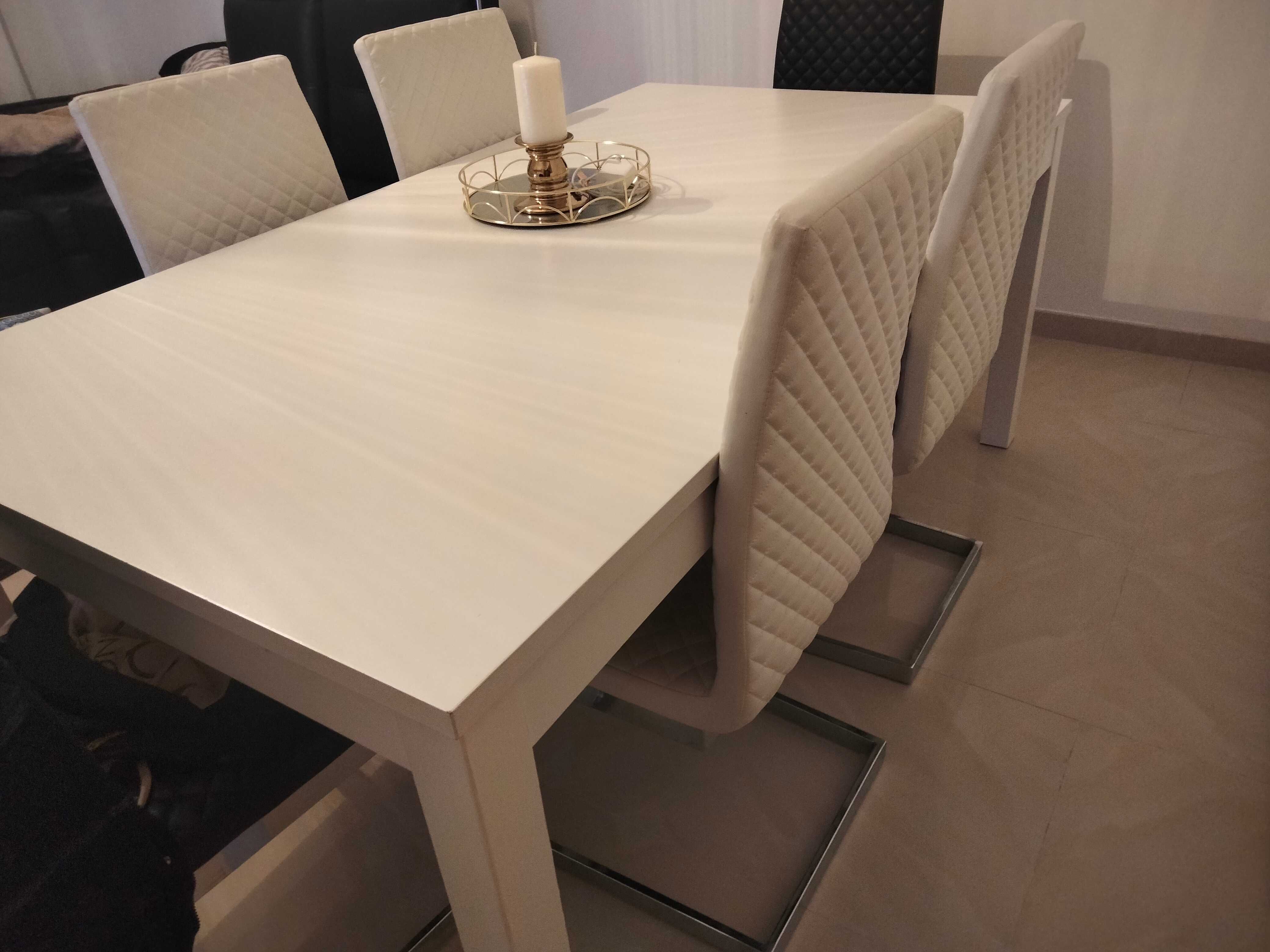 Conjunto Mesa extensível + 6 cadeiras em optimo estado