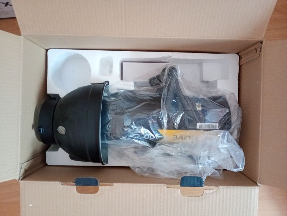 Dwie lampy studyjne Quadralite Move X 400