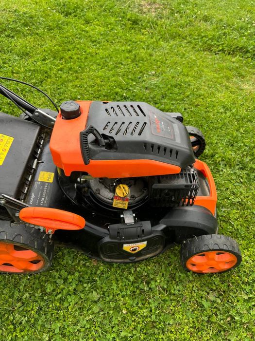 Газонокосарка бензинова Dnipro-M 46