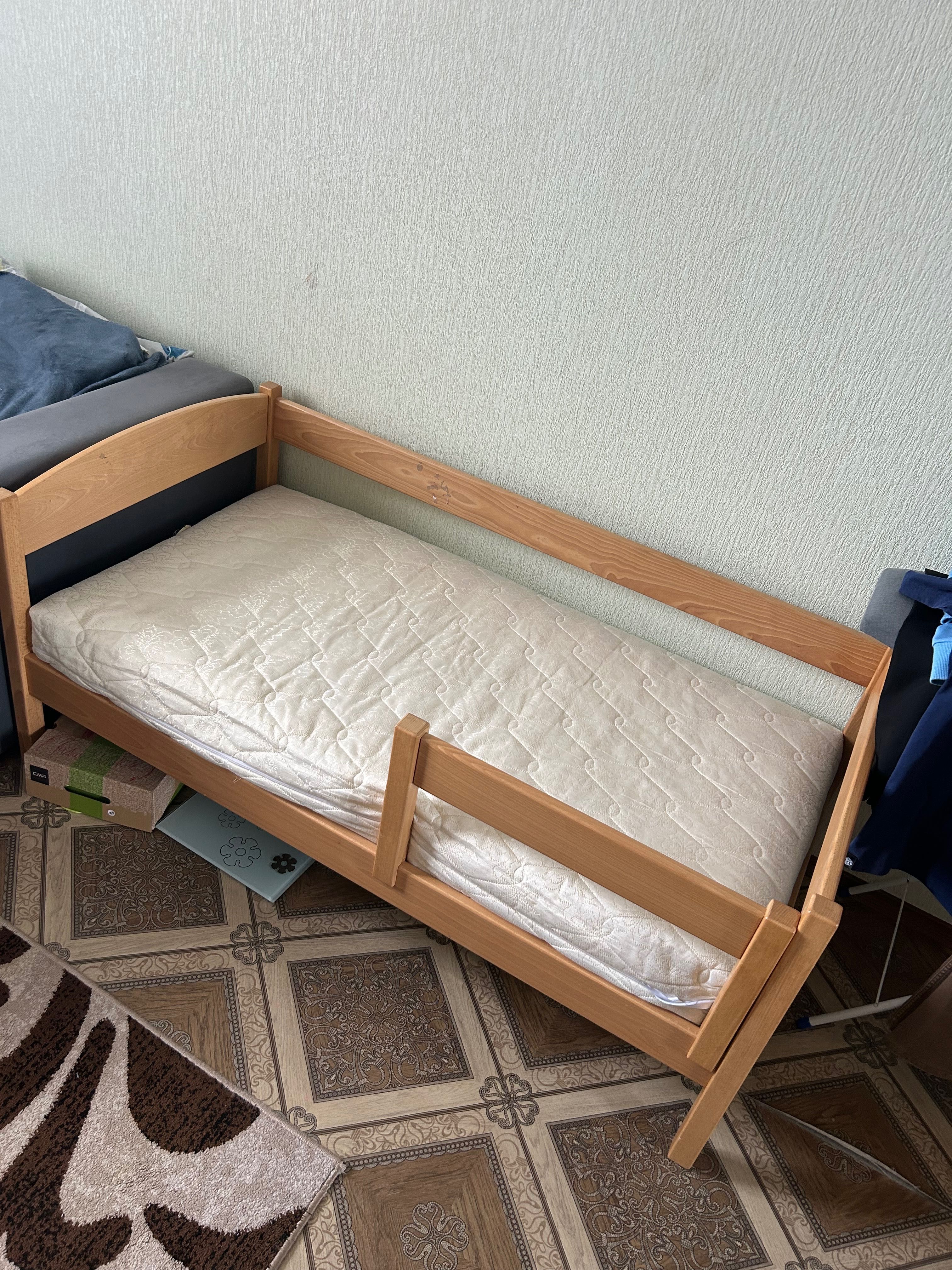 Дитяче ліжко деревʼяне