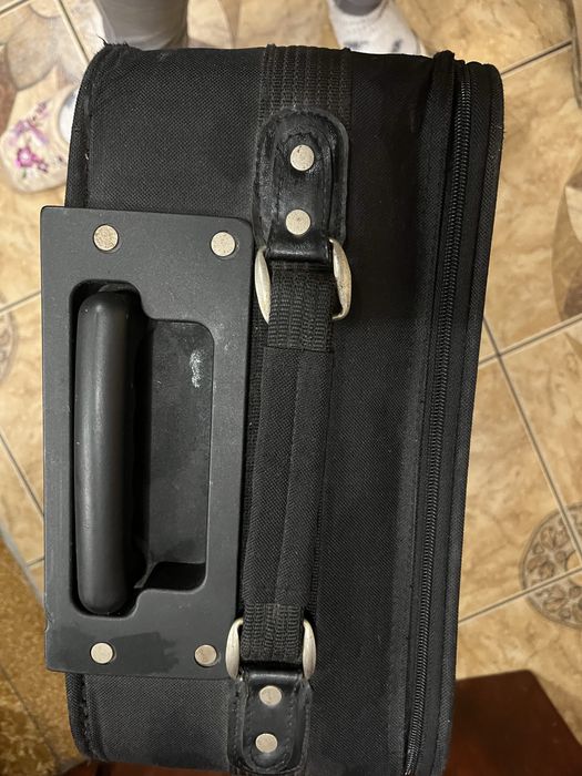 Валіза на колесах