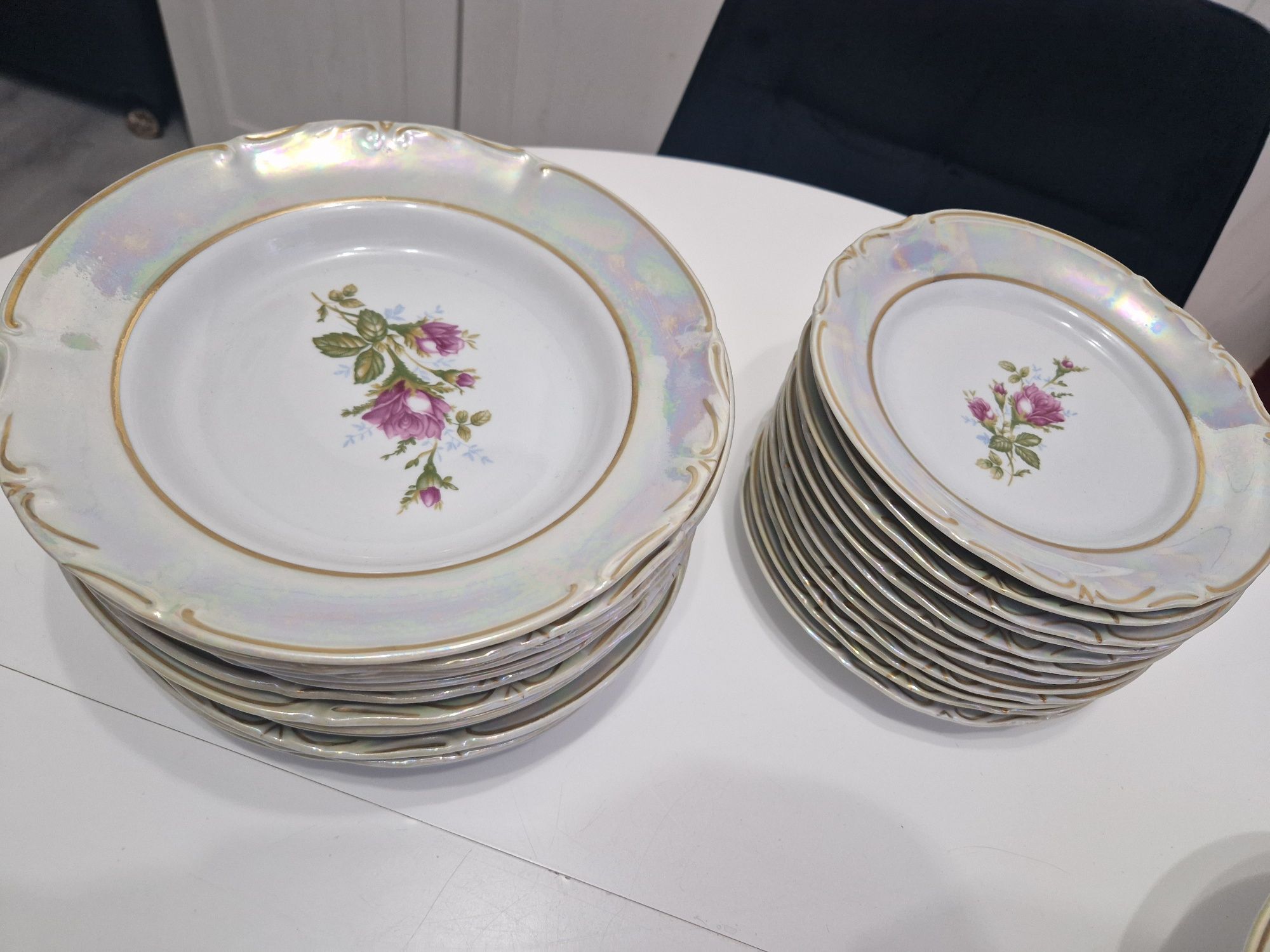 Porcelanowy komplet z Chodzieży obiadowo deserowy 38 elementów