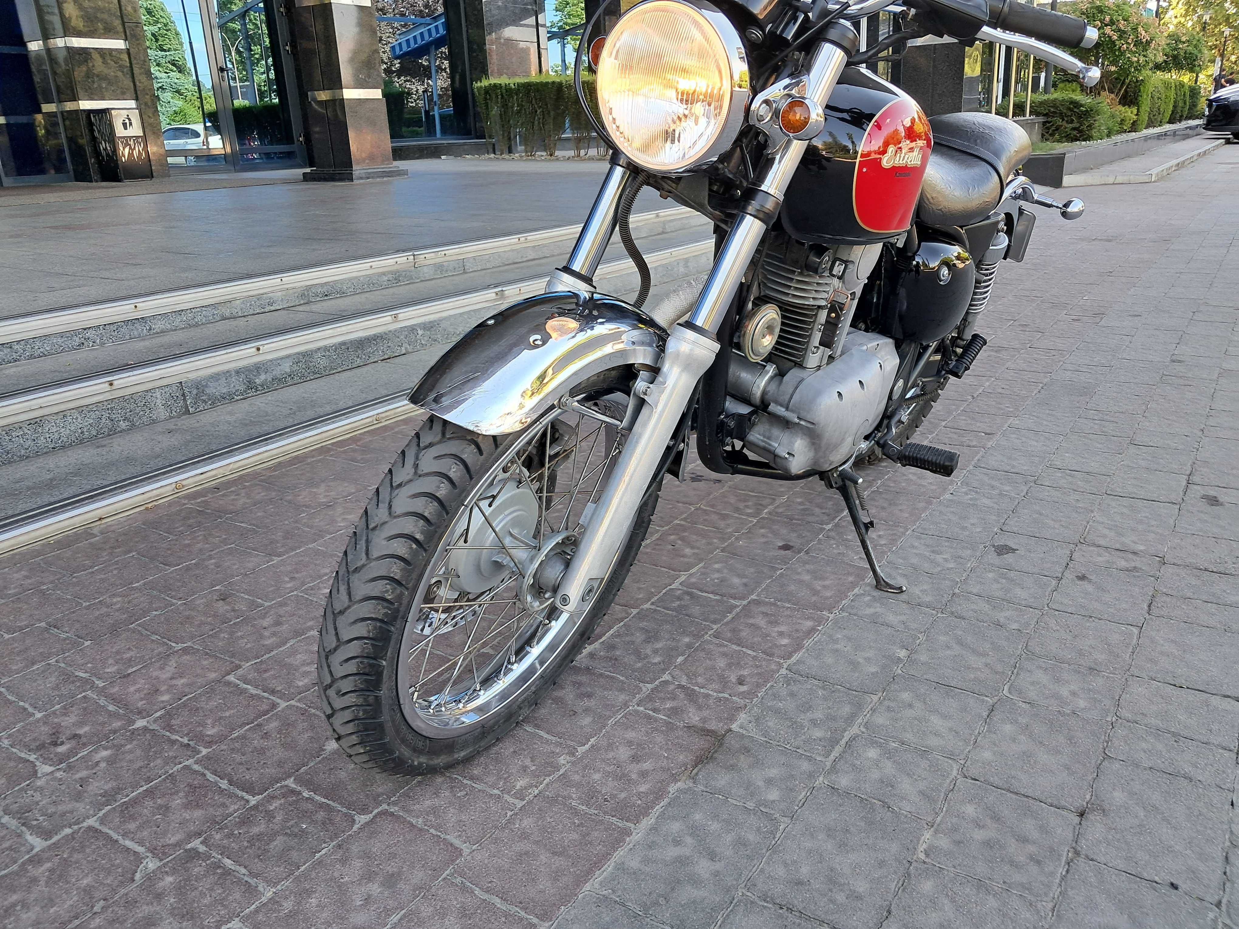 Продаю мотоцикл Kawasaki Estrella 250