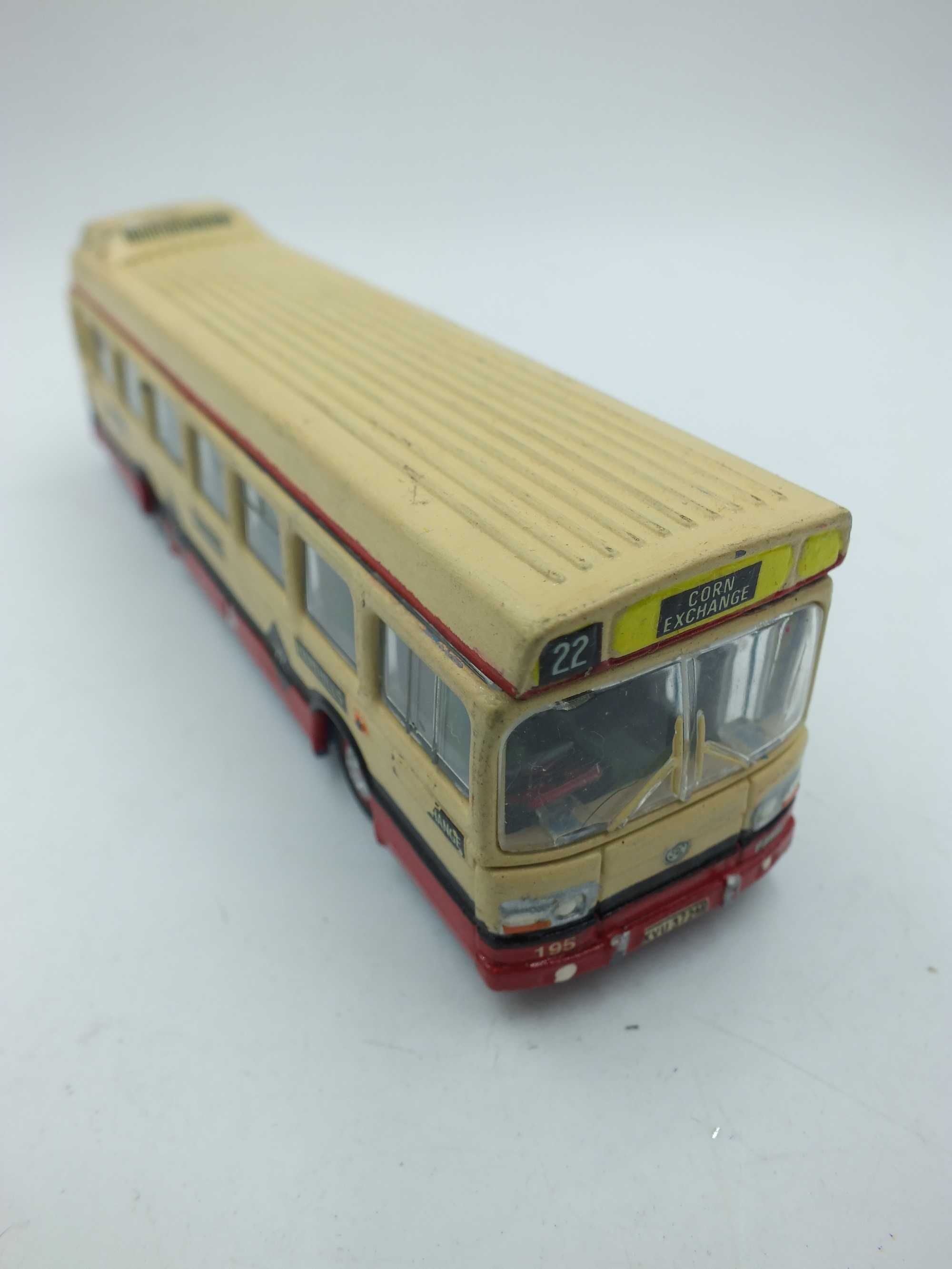 Autobus LEYLAND National 1:76