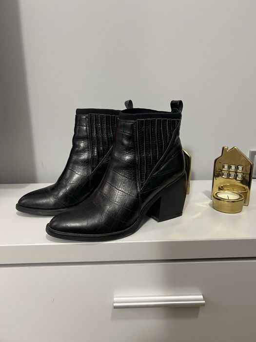 Козаки ботильйони estro 36