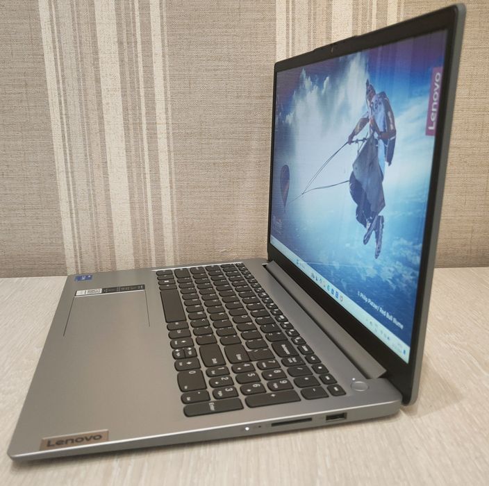 Ноутбук Lenovo 15,6" FHD, Core I5 1235U, 16GB DDR4, 512Gb SSD