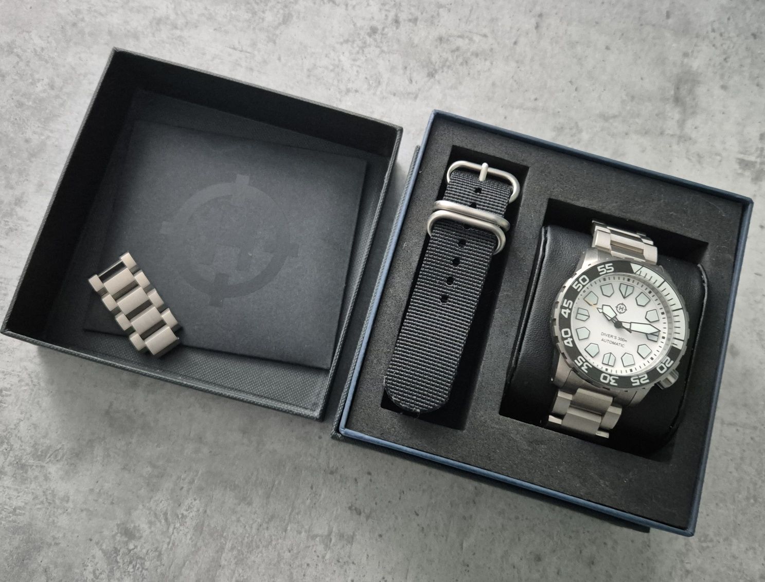 Годинник HELM Khuraburi Titanium