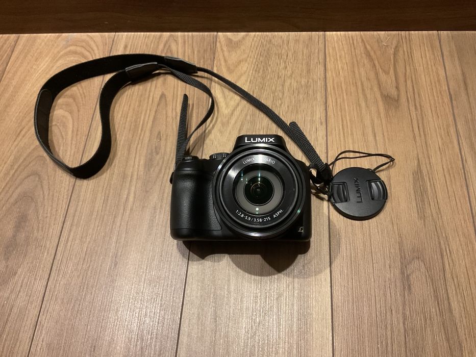 Panasonic Lumix DC-FZ82 (18.1 MP, 60X ZOOM)