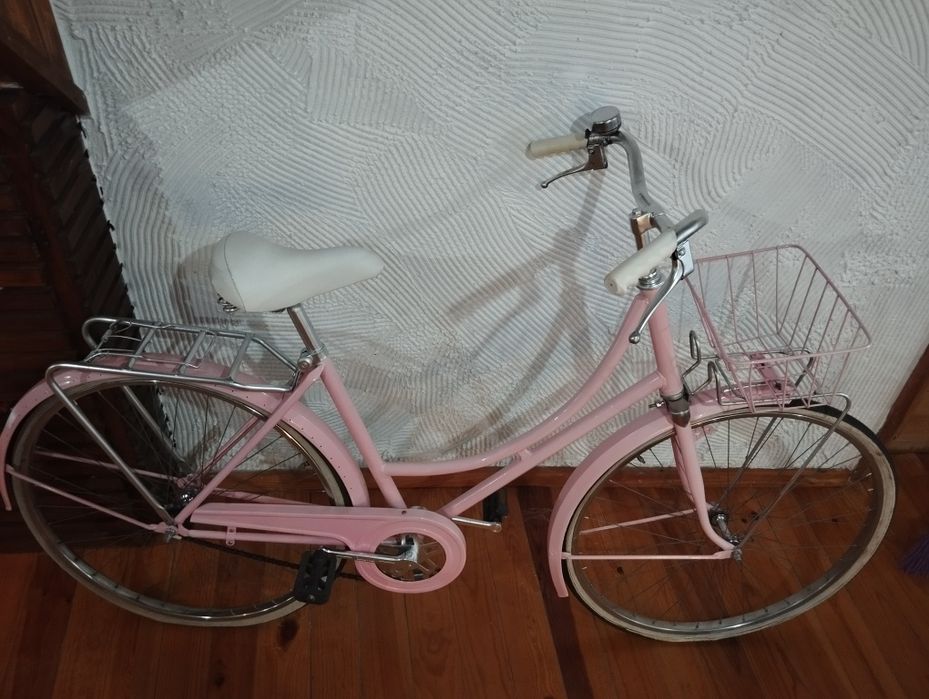 Bicicleta estilo pasteleira