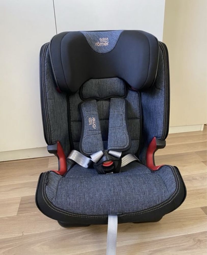 Автокресло Britax-Romer Advansafix IV R 9-36 кг группа 1/2/3