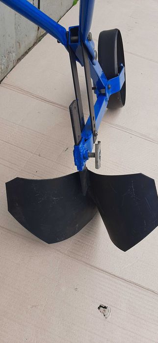 Культиватор Косуля ручний обробка землі плужок