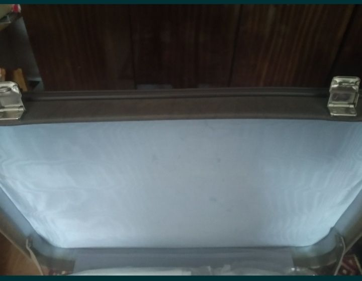 Чемодан темно- и светло-коричневый