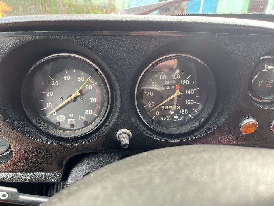 Продаєця Ваз2121